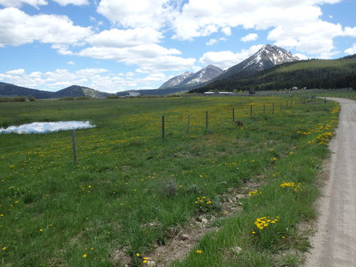 GDMBR: The mountains form the Hell Roaring Creek (it is loud).